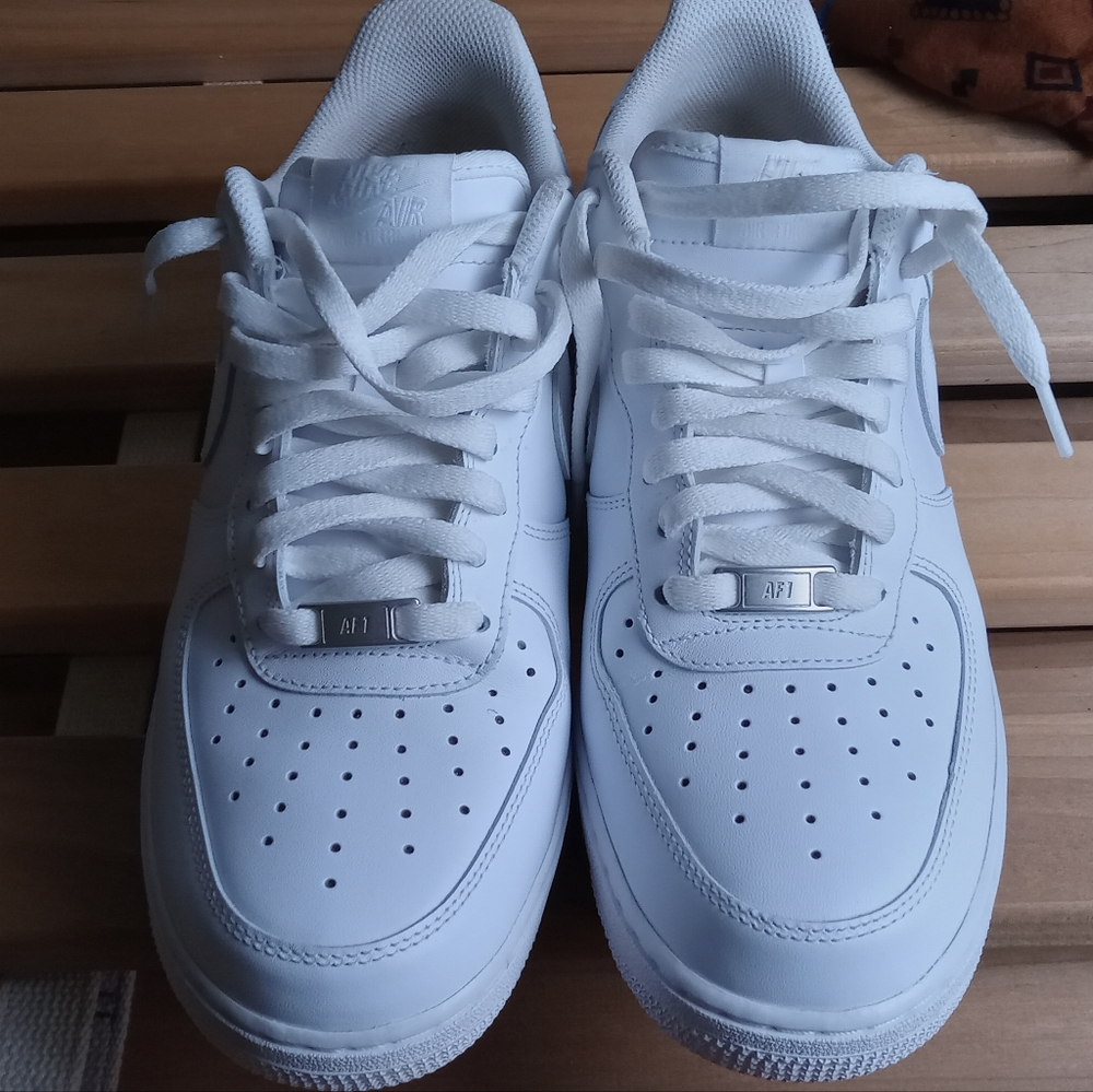 Nike(airforce ones)